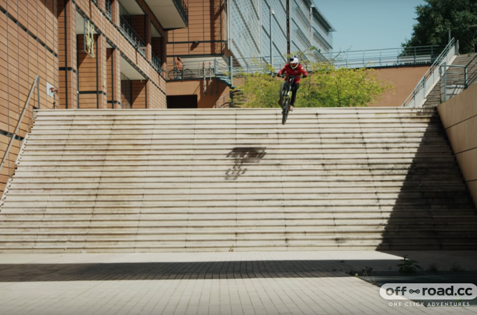 Video Urban Freeride Lives 3 Fabio Wibmer off road.cc